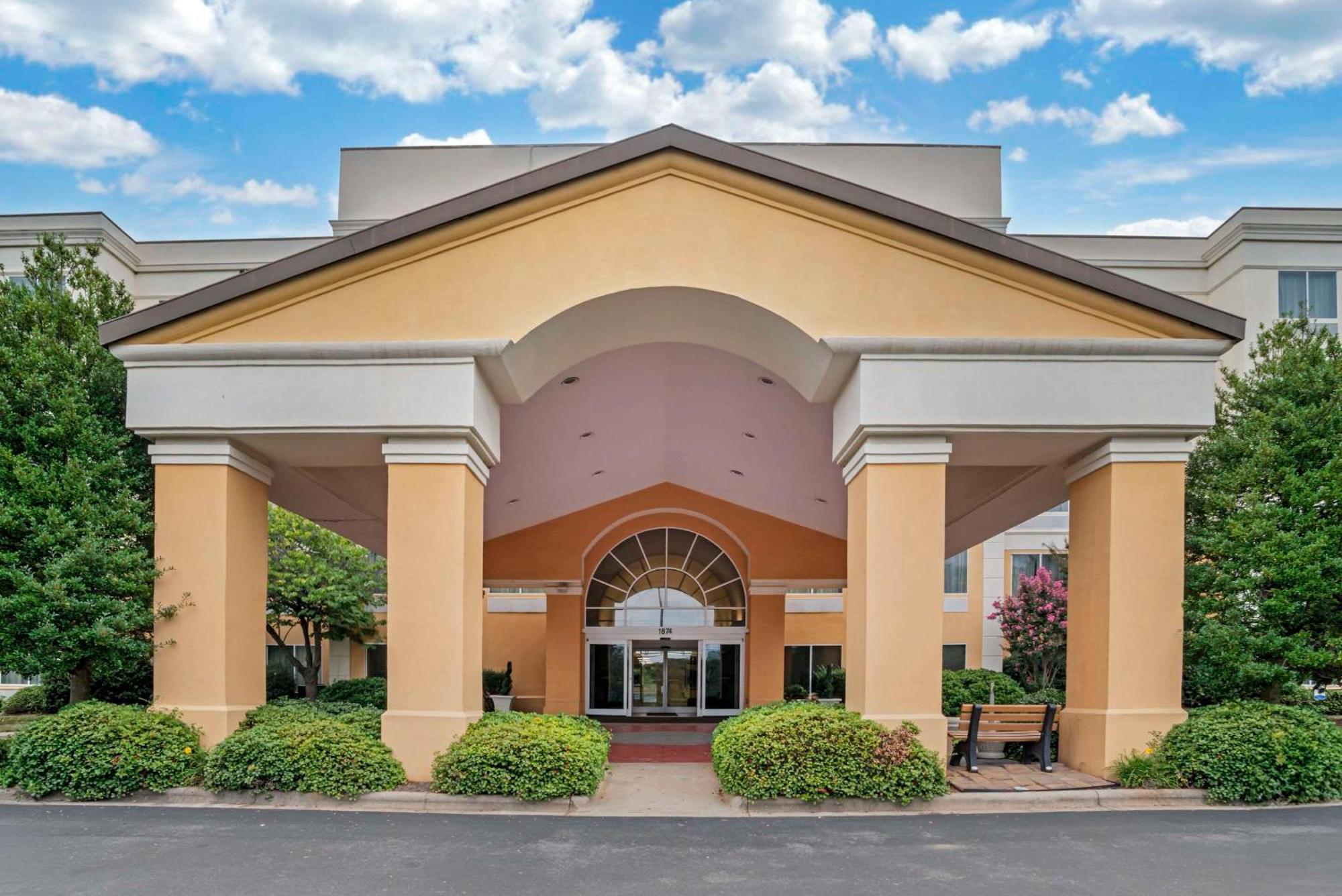 Comfort Suites Gastonia - Charlotte Bagian luar foto